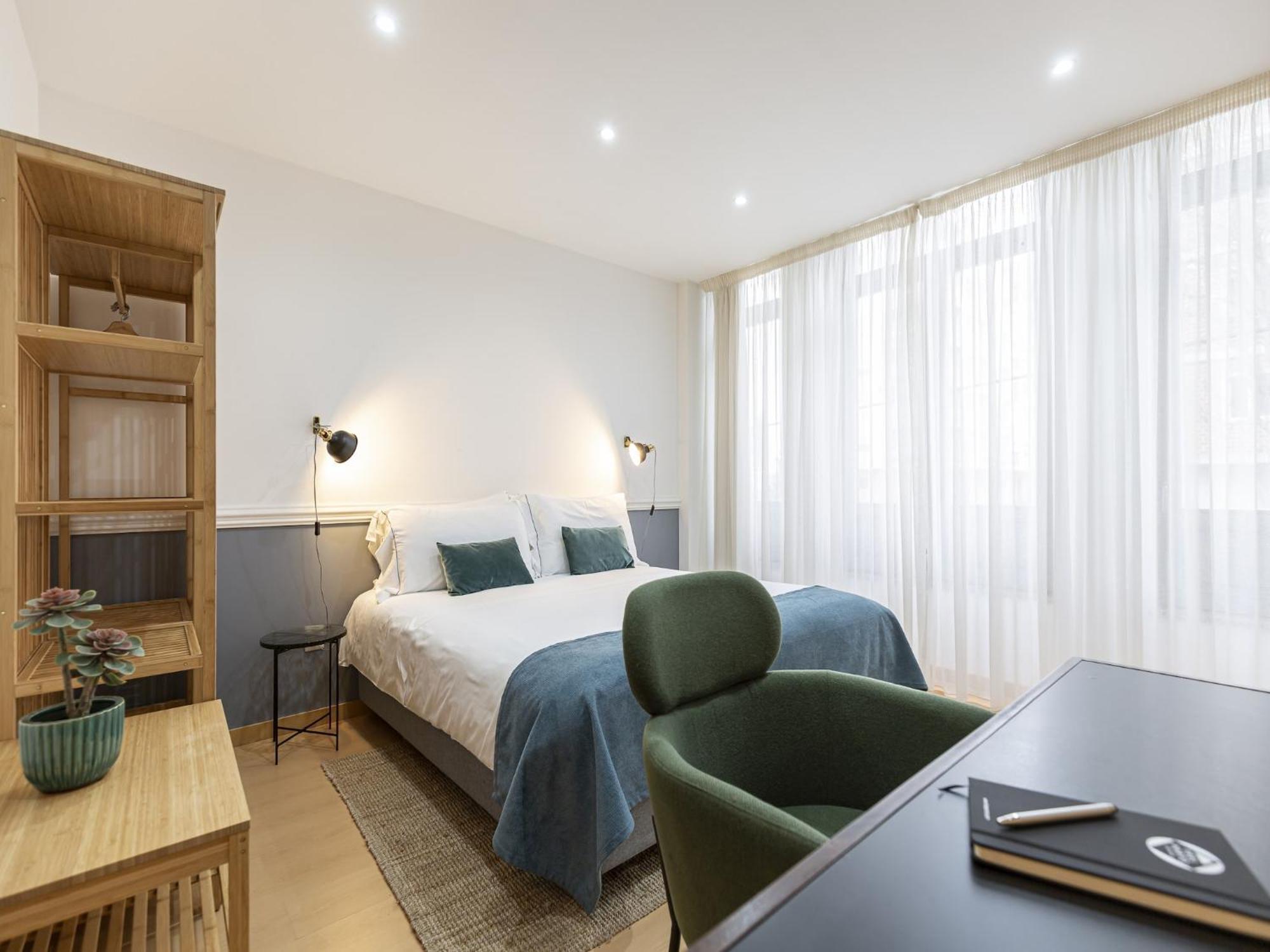 Near Combatentes Metro Station Apartment